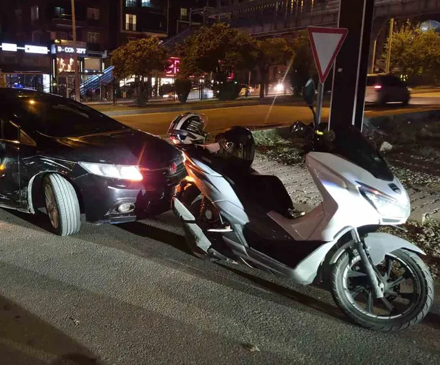 Adıyaman'da kavşakta çarpışma: motosiklet sürücüsü hastaneye kaldırıldı