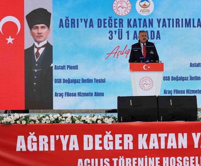 Ağrı'da altyapı hamlesi: saatlik 260 tonluk asfalt plenti ve doğal gaz hattı hizmete girdi