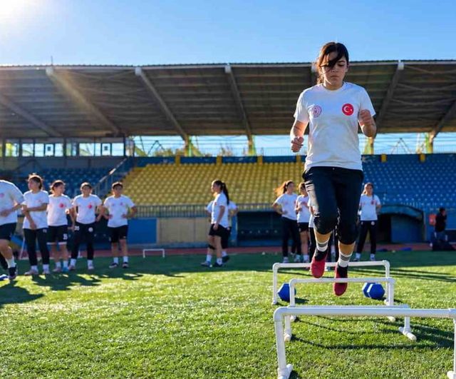 Ağrı kadın futbolu lig atlama hedefinde kenetlendi