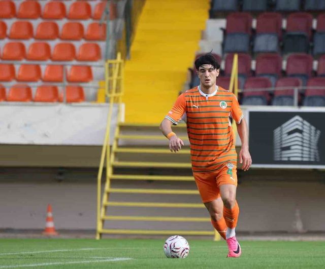 Alanyaspor Oba Stadı'nda İbrahim Kaya'nın üç golüyle kontrolü ele aldı