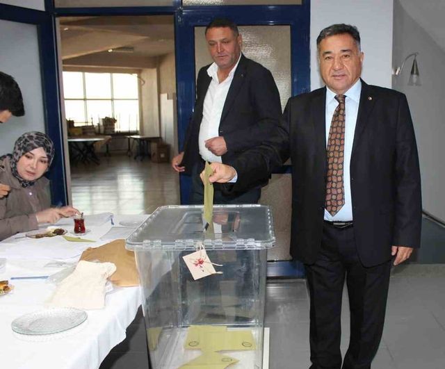 Alaşehir ticaret borsası'nda tek adayla altıncı dönem