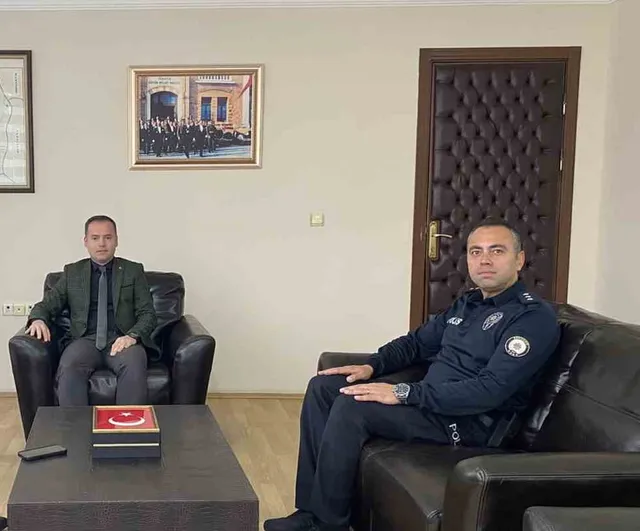 Alpu kaymakamı şehit ailelerini makamında ağırladı