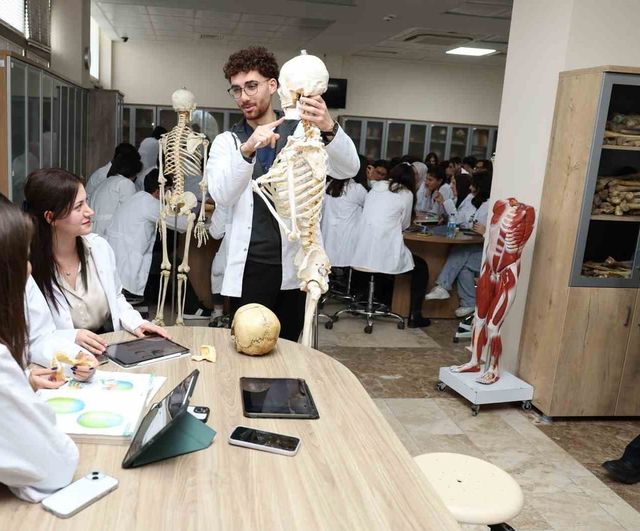 Anatomi eğitimi: yapay zekâ araçları ve gerçek bedenin ortak dili