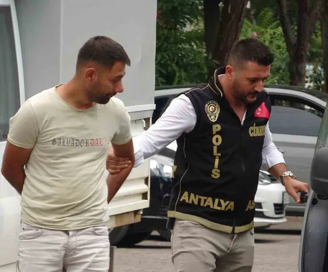 Antalya’da birlikte yaşadığı kadını öldüren şüpheli tutuklandı