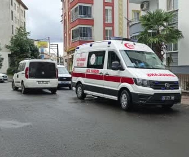 Bafra'da evde tüfek kazası: saçma camı deldi, anne fenalık geçirdi
