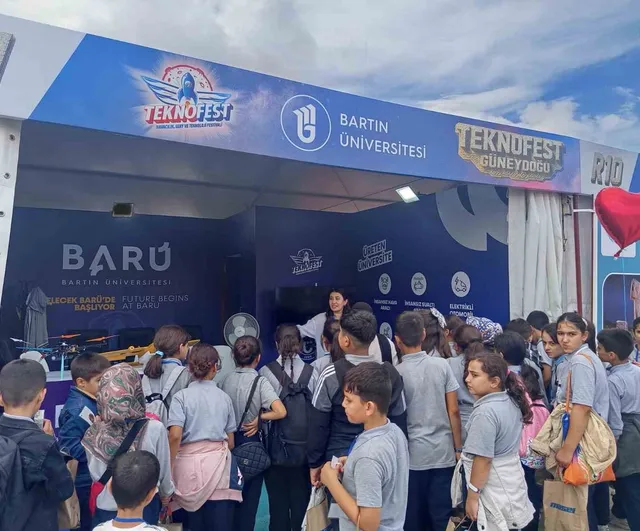 Bartın Üniversitesi TEKNOFEST Güneydoğu'da öğrenci projeleriyle sahne aldı