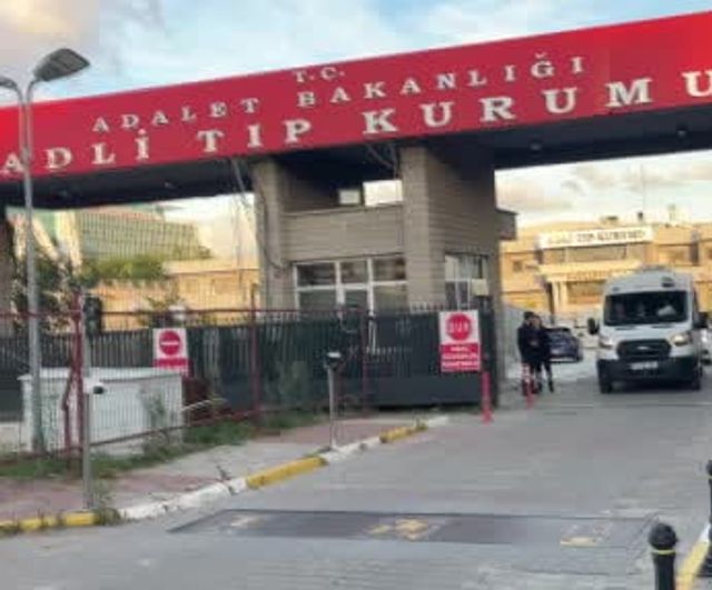 Başakşehir'de okul saldırısında yaşamını yitiren çocuğun cenazesi alındı