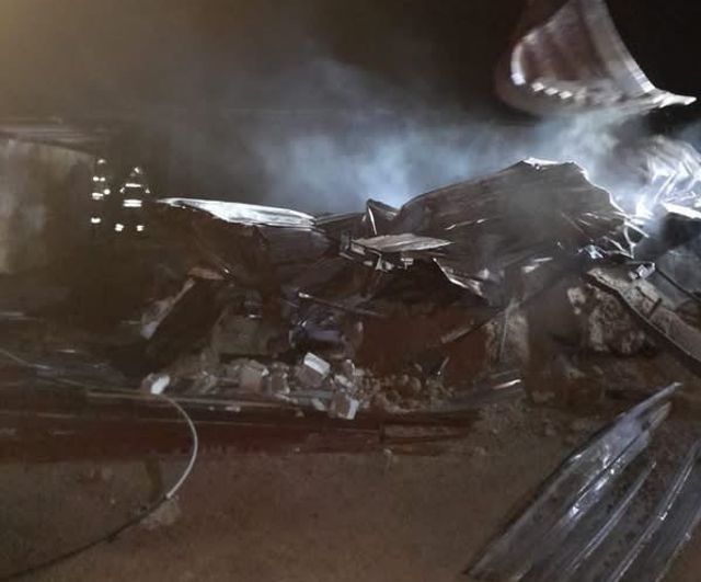 Belen'de taş ocağı yakınında konteyner yangını söndürüldü