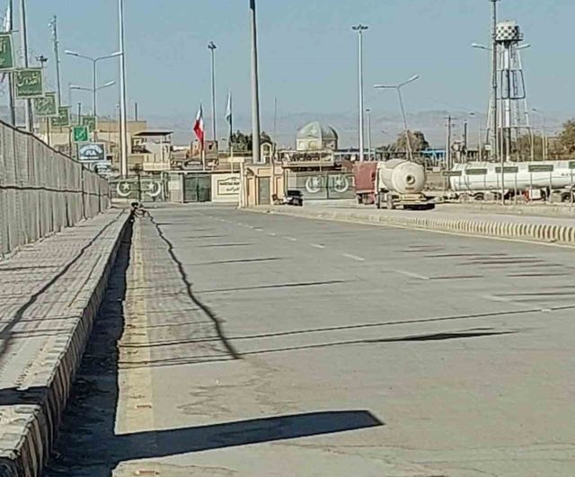 Belucistan'da güvenlik önlemi: Taftan ve Gabd-Rimdan sınır kapılarında ticaret durdu