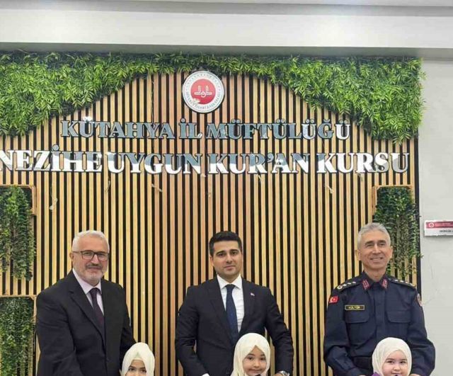 Besmeleyle ilk adım: Kütahya’da minik öğrencilerin tören coşkusu