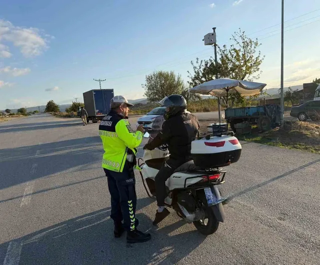 Bilecik’te jandarmadan yoğun motosiklet denetimi: 62 araç incelendi, 2 sürücüye ceza