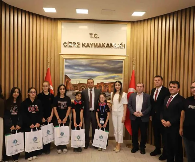 Cizreli öğrencilerin TEKNOFEST başarısı kaymakamlık ziyaretinde kutlandı