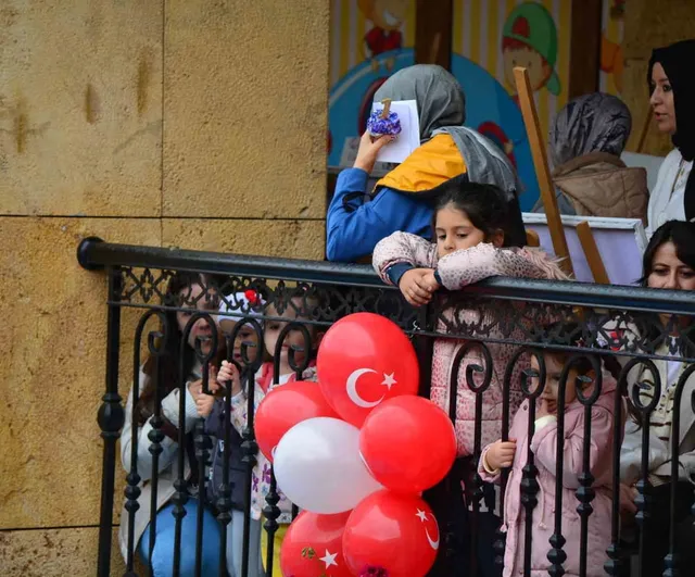 Çocuklarla bayram gibi: Bedesten Aile Yaşam Merkezi'nin birinci yılı şenlikle kutlandı