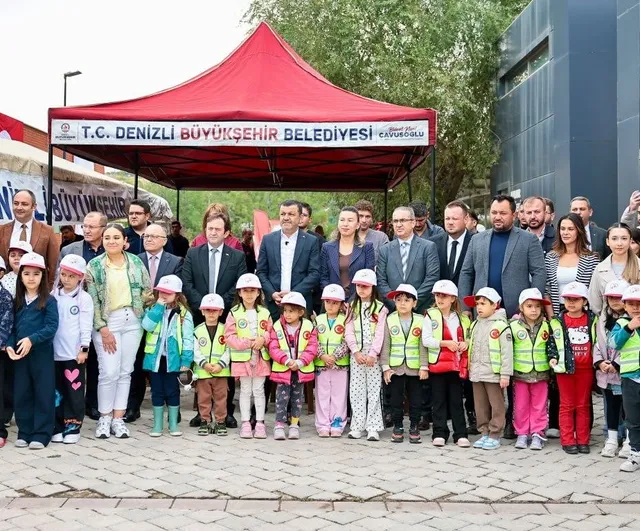 Çocuklarla tesisi gezen Bülent Nuri Çavuşoğlu can dostlara sahip çıkma çağrısı yaptı