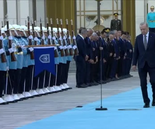 Cumhurbaşkanı Erdoğan, törenle gelen Tokayev’i külliyede ağırlıyor