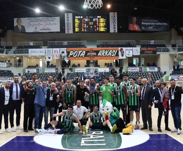 Denizli Basket yükselen ritmiyle TOFAŞ'ı 101-87 yendi