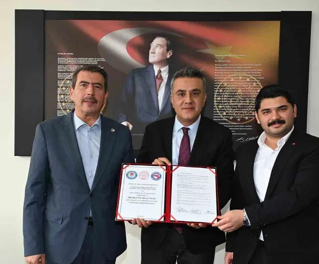Denizli’de gençleri okuyan ve düşünen bir nesil hedefleniyor