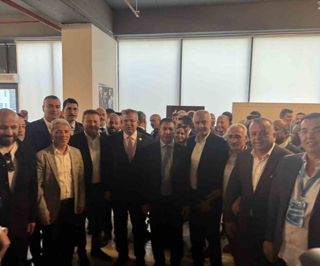 Denizli ticaret odası seçimlerinde istikrar: Uğur Erdoğan yeniden başkan