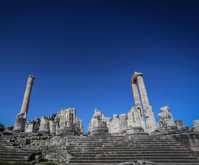 Didyma Apollon tapınağı yıldızlar altında 60 bini aşkın gece ziyaretçisiyle öne çıktı