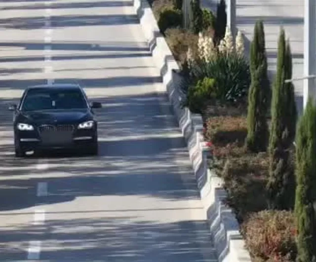 Dron kayıtları planını bozdu: ehliyeti geri alınmış sürücü aracını bırakıp yaya kaçtı