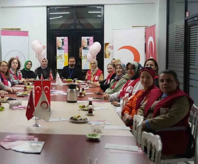 Düzce Kadın Emeği Merkezi'nde meme kanseri erken teşhisine dikkat çekildi