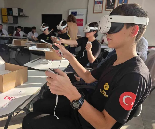Düzce öğrencileri sanal gerçeklikle üç boyutlu tasarımın kapılarını aralıyor