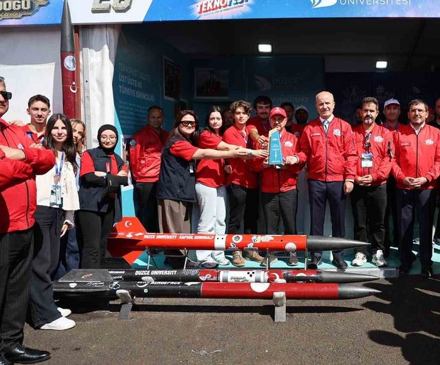 Düzce Üniversitesi TEKNOFEST 2026'da teknoloji sahnesinde beş ödülle dikkat çekti