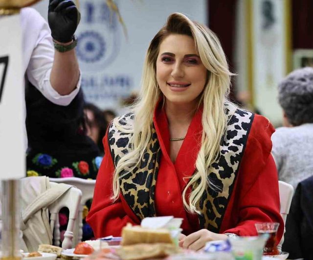 Ebru Akgün Pekel CHP'den ayrıldı: demokratik ilkeler vurgusu meclide yankı buldu