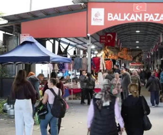 Edirne'de Balkan Pazarı Bulgaristan'dan gelen alışverişle canlandı