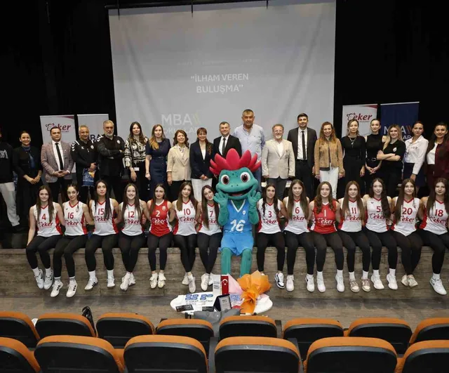 Eker Spor Kulübü, dünya kız çocukları günü'nde gençlere umut aşıladı