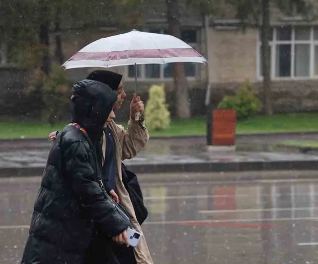 Elazığ’da beklenen sağanak günlük yaşamı aksattı