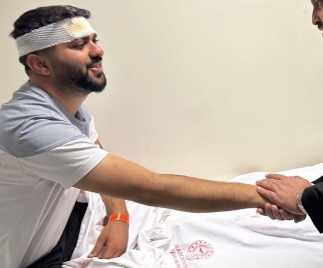 Elazığlı siyasetçiler zincirleme kazada yaralananları hastanede ziyaret etti
