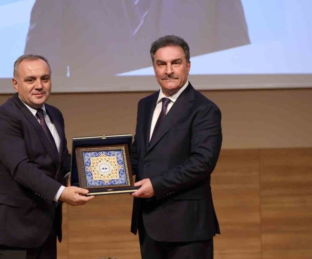 Erciyes Üniversitesi'nde açılış dersi iletişim ve güvenlik odağında
