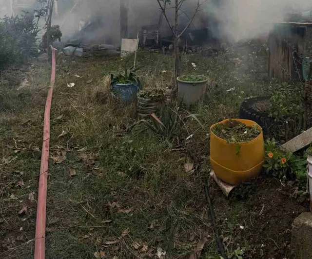 Erdek'te zeytinlik içindeki müstakil evde yangın