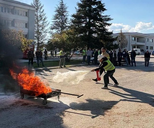 Erzincan'da görev bilinci: TEİAŞ personeline uygulamalı yangın ve ilk yardım eğitimi