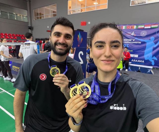 Erzincanlı badmintoncular NAVEK'te milli takımın madalyalarının önemli bölümünü kazandı
