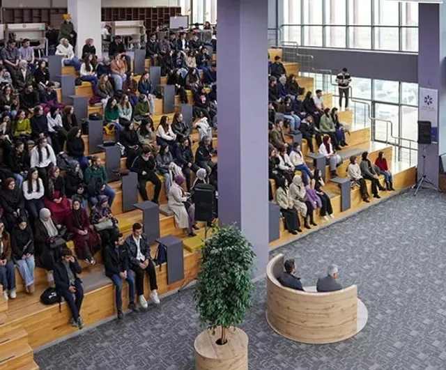 Erzurum Teknik Üniversitesi yeni kaydolanları 'üniversitene hoş geldin' programıyla ağırladı