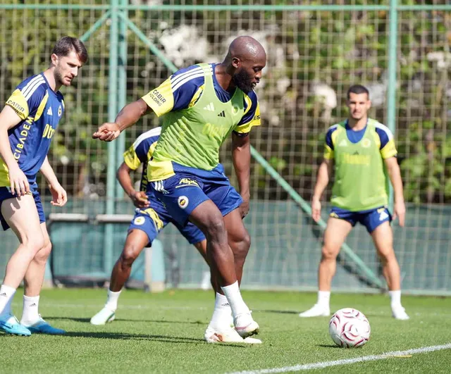 Fenerbahçe derbi hazırlıklarını hızlandırdı: Can Bartu Tesisleri'nde tempo yükseldi
