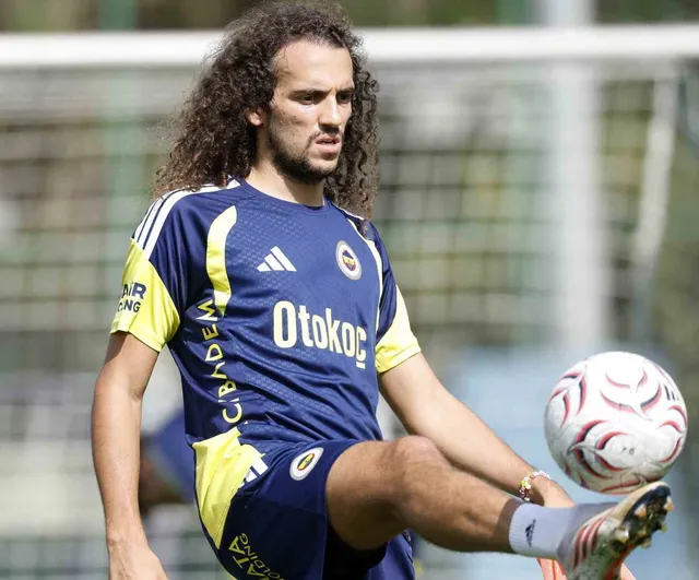 Fenerbahçe hazırlıklarını yoğun tempoda sürdürüyor