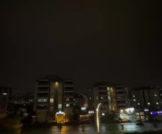 Gaziantep'te aniden aydınlanan gece: şimşekler ve sağanak etkili oldu