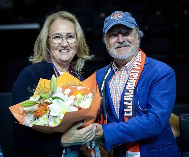 Geri dönüşle galip: V. Bank, Eczacıbaşı'yı beş sette yendi