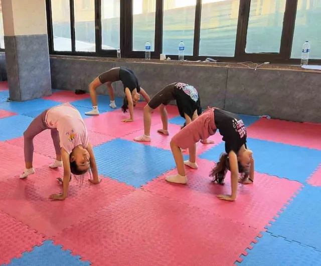 Germencik'te hafta sonları sporla geçen kış kursları çocukların yeteneklerini keşfe çıkarıyor