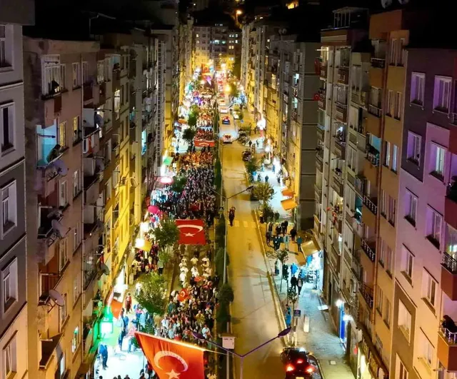 Giresun'da 103. yılda on binler cumhuriyet coşkusunu sokaklara taşıdı