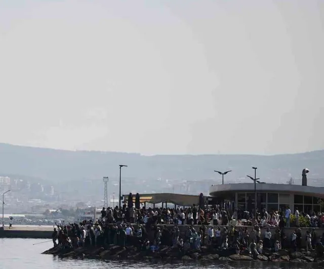 Gökyüzü Mudanya'ya gösteri sundu: SOLOTÜRK'ün F-16 performansı