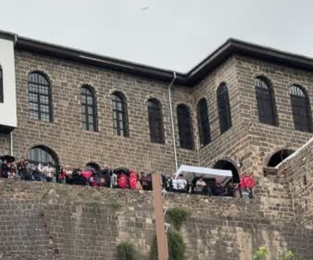 Gökyüzünde tarih: SOLOTÜRK Hevsel Bahçeleri ve İçkale semalarında