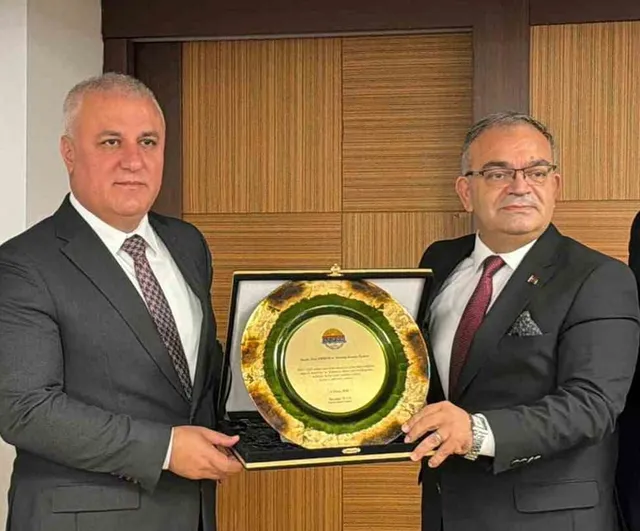 Göreve başlayan Mustafa Tuna, ALTSO'da dijital dönüşüm ve hizmet vurgusunu öne çıkardı