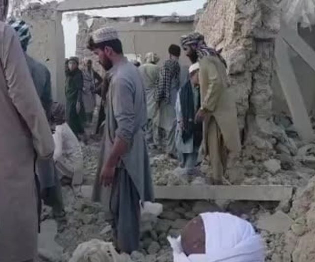 Hava saldırıları sonrası Pakistan ve Afganistan karşılıklı suçlamalarda