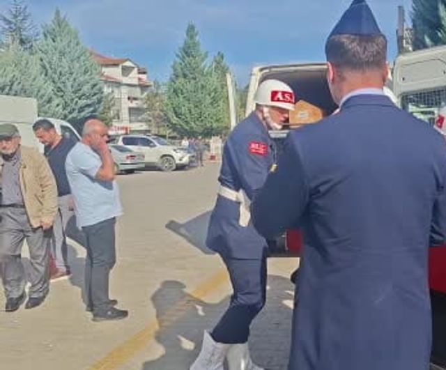 Hisarcık'ta veda töreni: Kıbrıs gazisi Mehmet Şener toprağa verildi