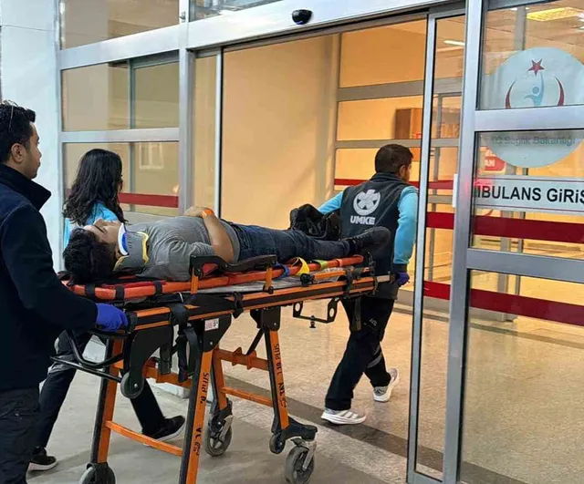 Islak asfalt kazaya neden oldu: Adıyaman'da motosiklet sürücüsü yaralandı