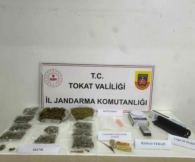 İstanbul kökenli skunk sevkiyatı Erbaa'da jandarmanın takibiyle ortaya çıktı